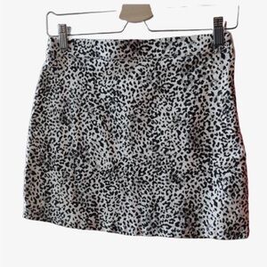 Black-and-white leopard cheetah print mini skirt
